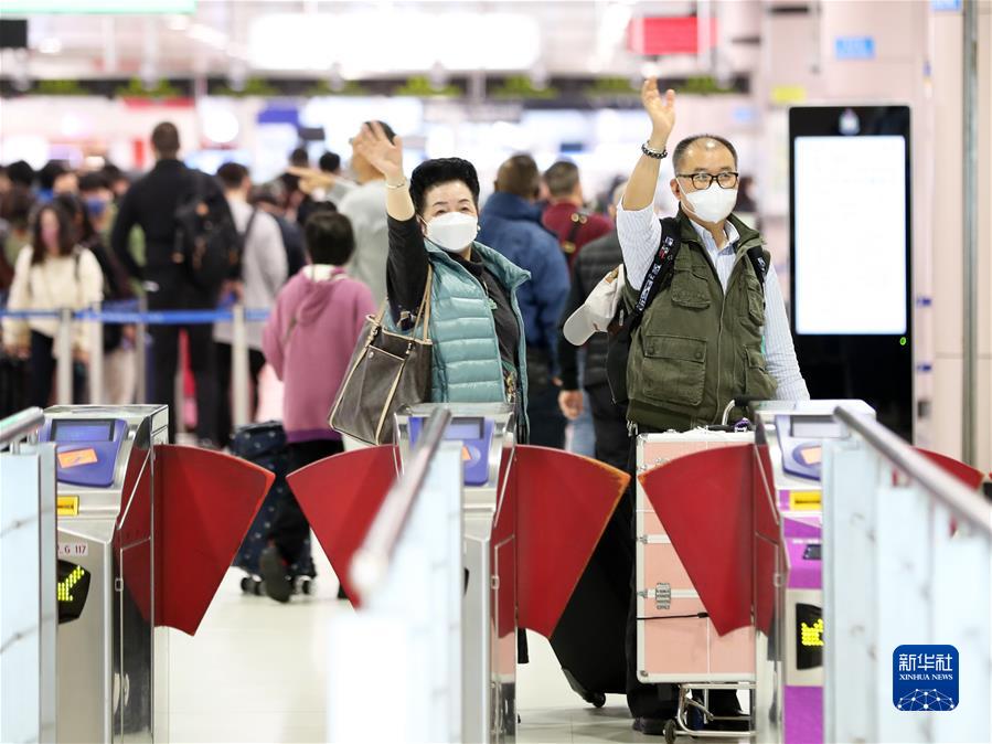 (港澳臺·香港故事·圖文互動(dòng))(3)回家過(guò)年