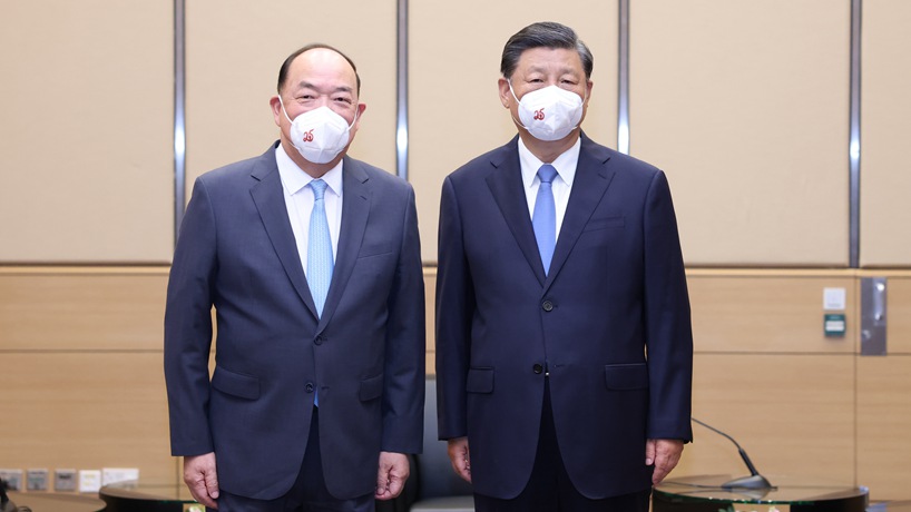 習近平會(huì )見(jiàn)賀一誠