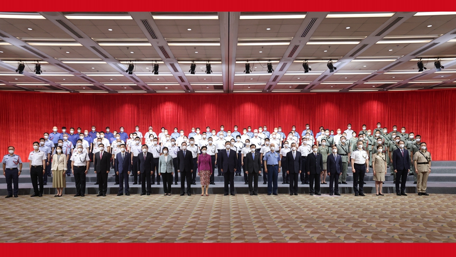 習近平會(huì )見(jiàn)香港紀律部隊代表