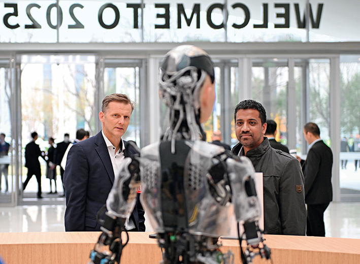 人機共生時(shí)代，警惕AI依賴(lài)