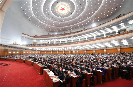 政府工作報告中，這些內容與國防和軍隊建設息息相關(guān)