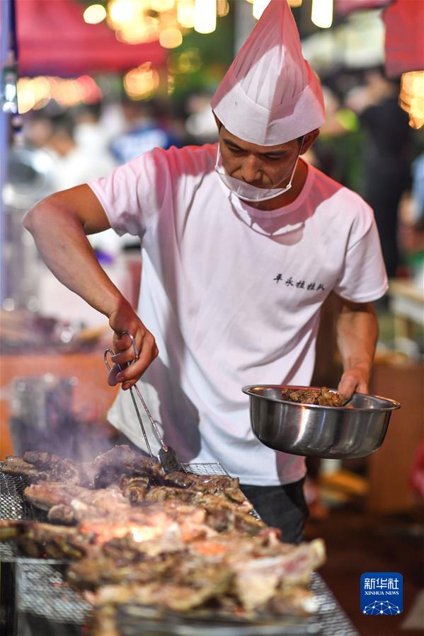 （新華全媒+）（17）貴州&ldquo;村超&rdquo;帶火&ldquo;超經(jīng)濟&rdquo;