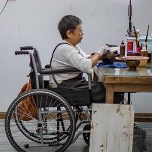 （社會(huì )）（3）打造大漆藝術(shù)空間  &ldquo;巧&rdquo;手&ldquo;制&rdquo;出就業(yè)路