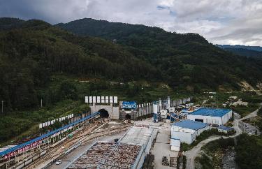 大瑞鐵路高黎貢山隧道有序建設 工程進(jìn)展即將過(guò)半