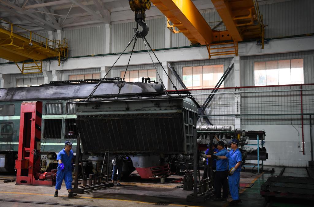 廣州機務(wù)段的&ldquo;機車(chē)大夫&rdquo;