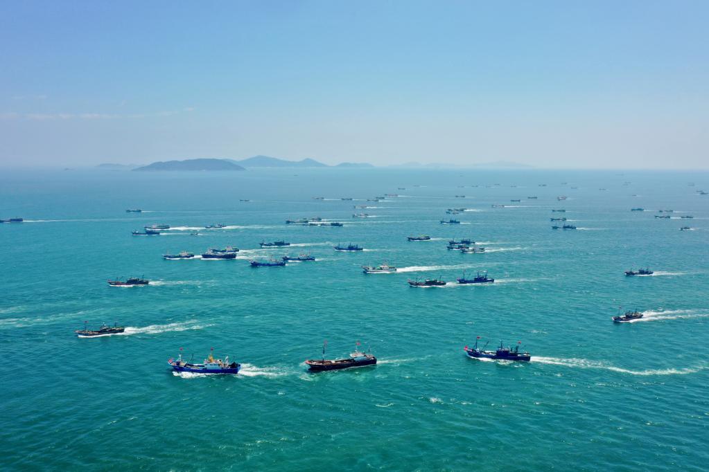 千舟競發(fā)喜開(kāi)漁