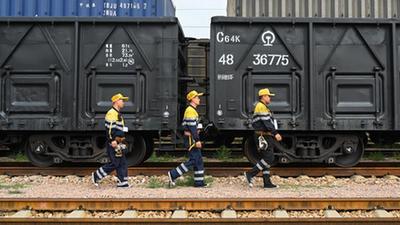 鐵路調車(chē)員:日行三萬(wàn)步 保電煤供應