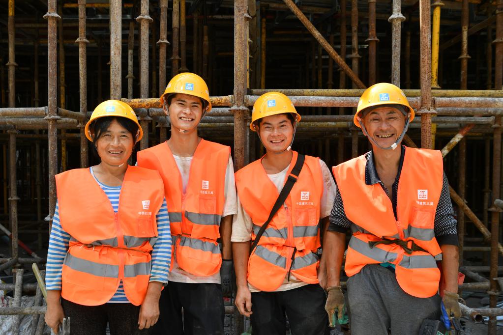 木工張志軍一家的&ldquo;反向團圓&rdquo;