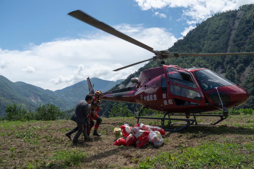 特寫(xiě)：四川震區石棉縣幸福村的中秋
