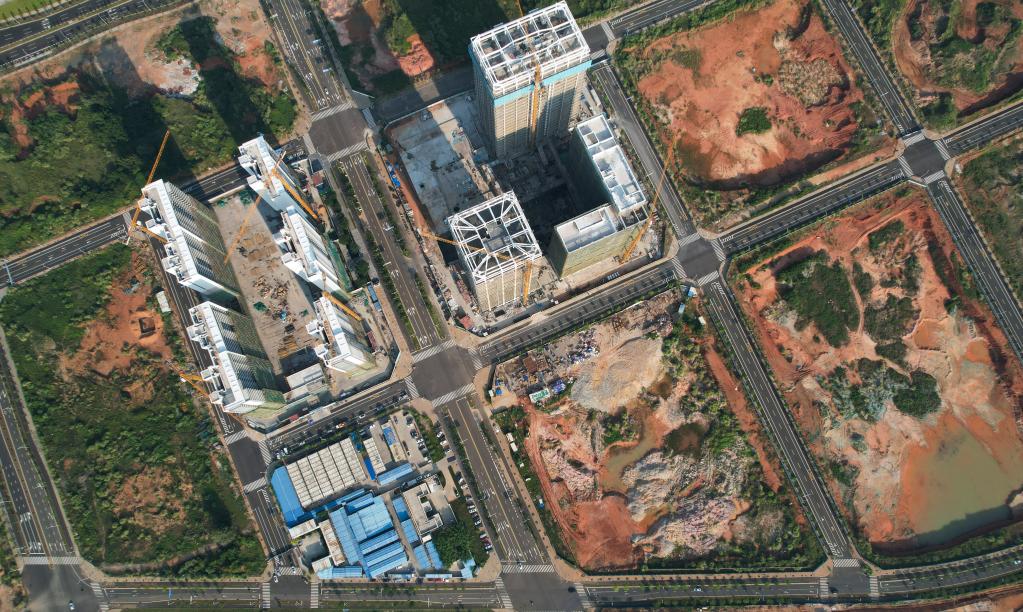 新華全媒+丨?？趶团d城國際數字港：保進(jìn)度 搶工期