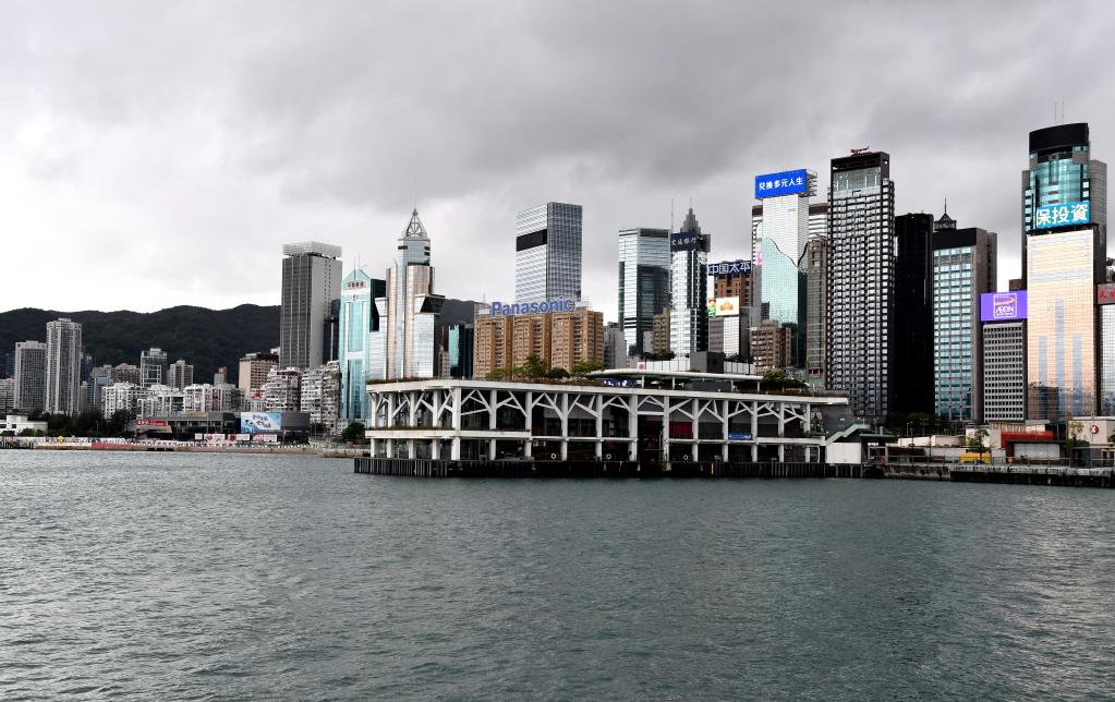 香港發(fā)布8號烈風(fēng)或暴風(fēng)信號 暫停多項活動(dòng)