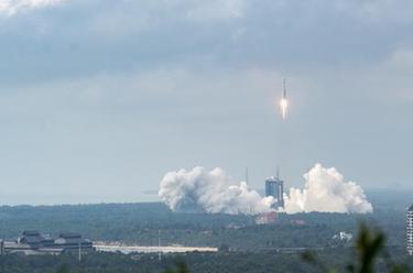 新華全媒+丨天舟五號貨運飛船發(fā)射任務(wù)取得圓滿(mǎn)成功