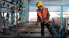 新華全媒+丨探訪(fǎng)四川&ldquo;智慧梁廠(chǎng)&rdquo;：高速公路橋梁建造新升級