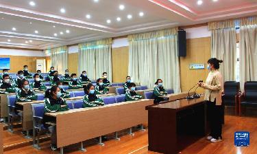 推動(dòng)黨的二十大精神走深走實(shí)、入腦入心&mdash;&mdash;江蘇、海南、山東、湖南組織開(kāi)展多種形式宣講活動(dòng)