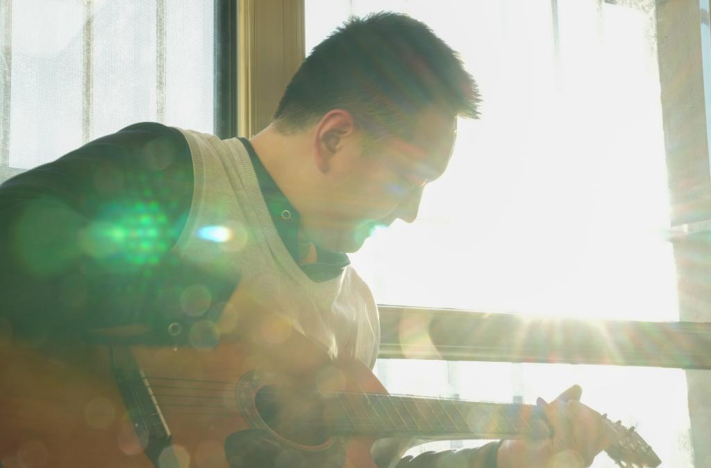 新華全媒+丨微光里，他&ldquo;看&rdquo;見(jiàn)世界杯