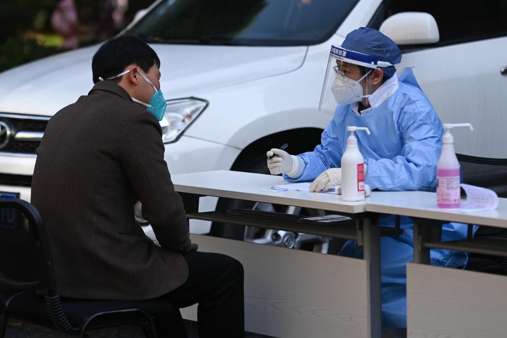 新華全媒+｜浙江杭州：&ldquo;發(fā)熱門(mén)診&rdquo;移動(dòng)診療 暖心服務(wù)社區群眾