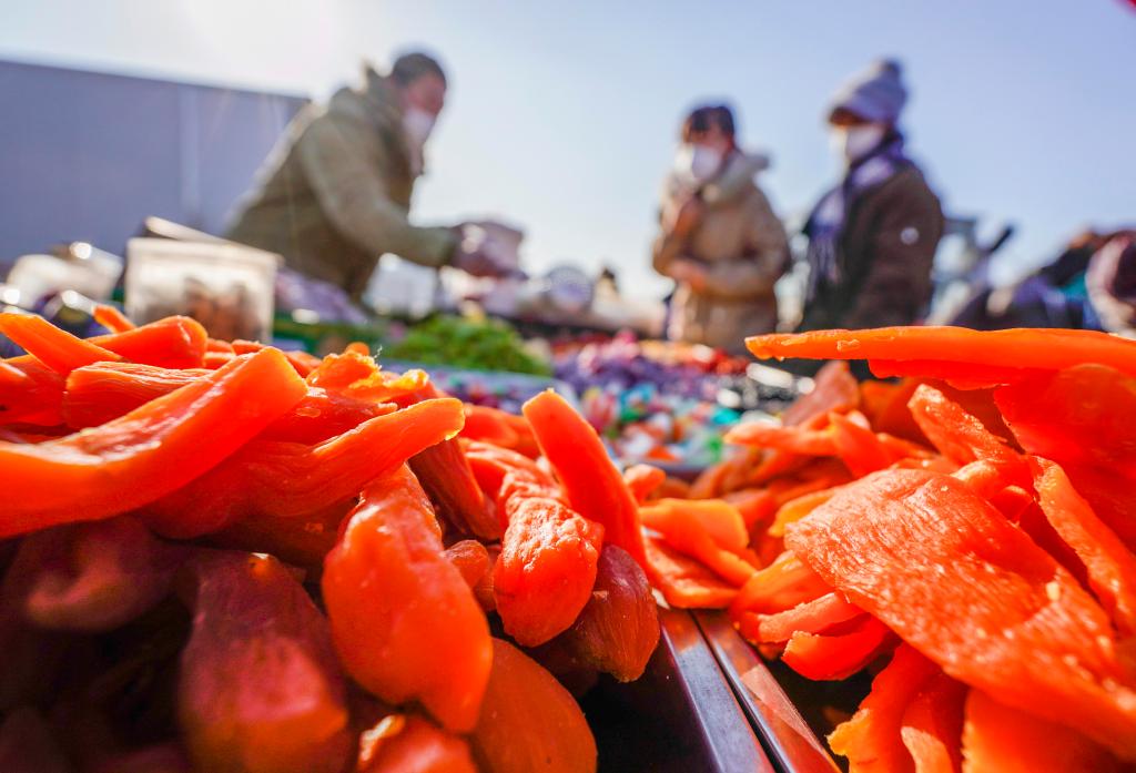 河北遵化:趕大集迎新年
