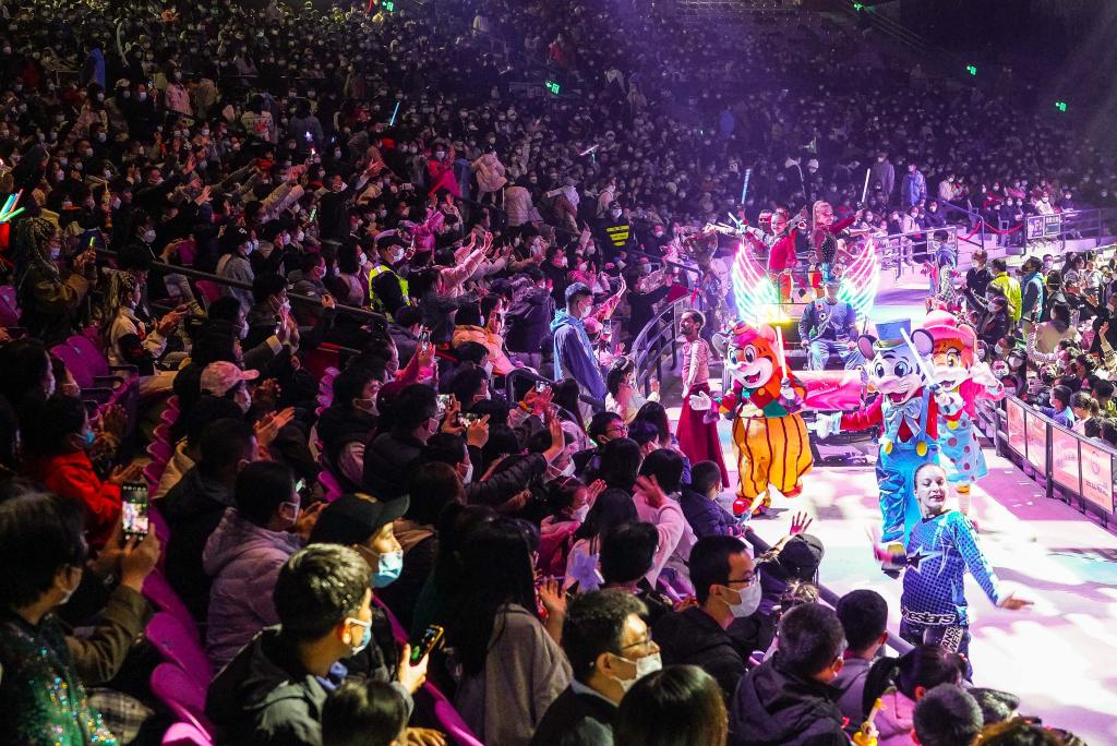 新華全媒＋｜元旦假期消費市場(chǎng)：人氣漸旺，暖意漸濃