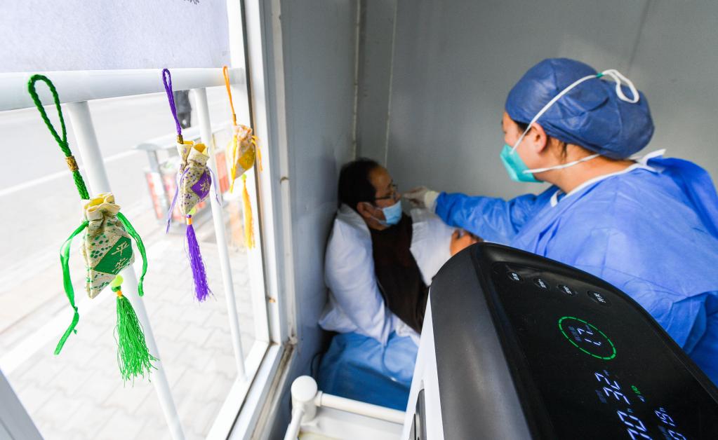 內蒙古達拉特旗:免費為老人提供氧療服務(wù)