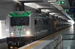 中企為泰國&ldquo;量身定制&rdquo;的電池動(dòng)力機車(chē)正式發(fā)布