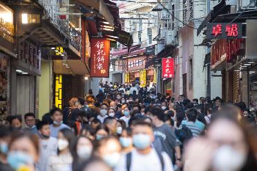 趕赴小城&ldquo;甜蜜之約&rdquo;&mdash;&mdash;澳門(mén)各通關(guān)口岸見(jiàn)聞