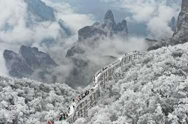 詩(shī)意中國&mdash;&mdash;吹落瓊花滿(mǎn)世間