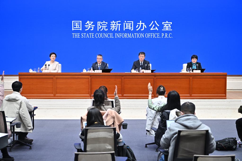 新華全媒+丨國新辦舉行2022年工業(yè)和信息化發(fā)展情況新聞發(fā)布會(huì )