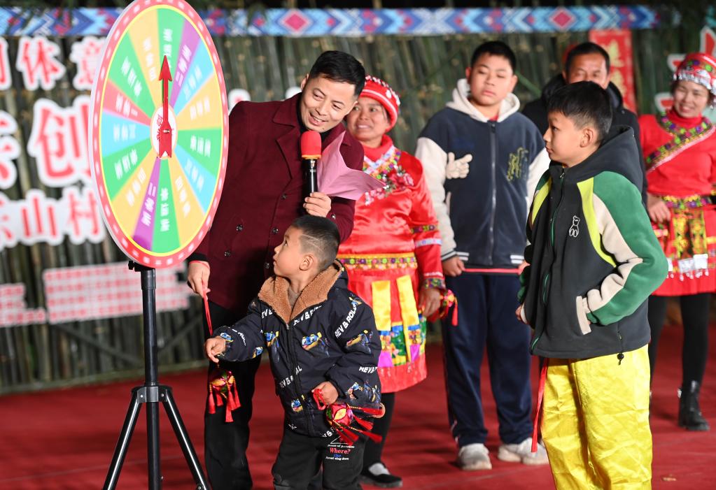 廣西柳江：&ldquo;村晚&rdquo;迎新春