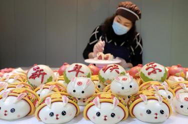制作&ldquo;萌兔&rdquo;花饃迎兔年