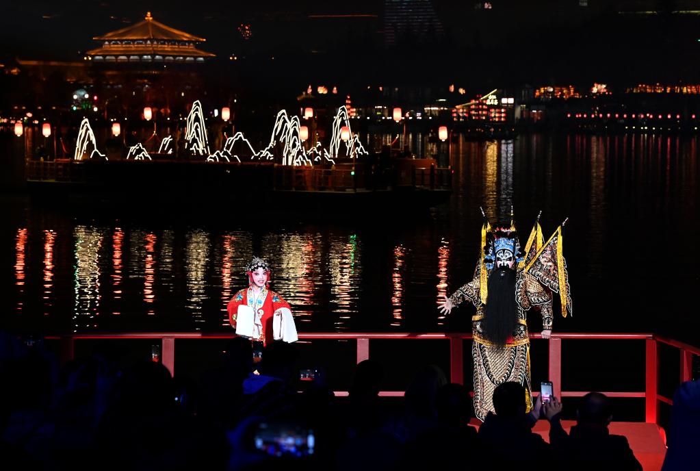 西安：璀璨上元夜 花好月正圓