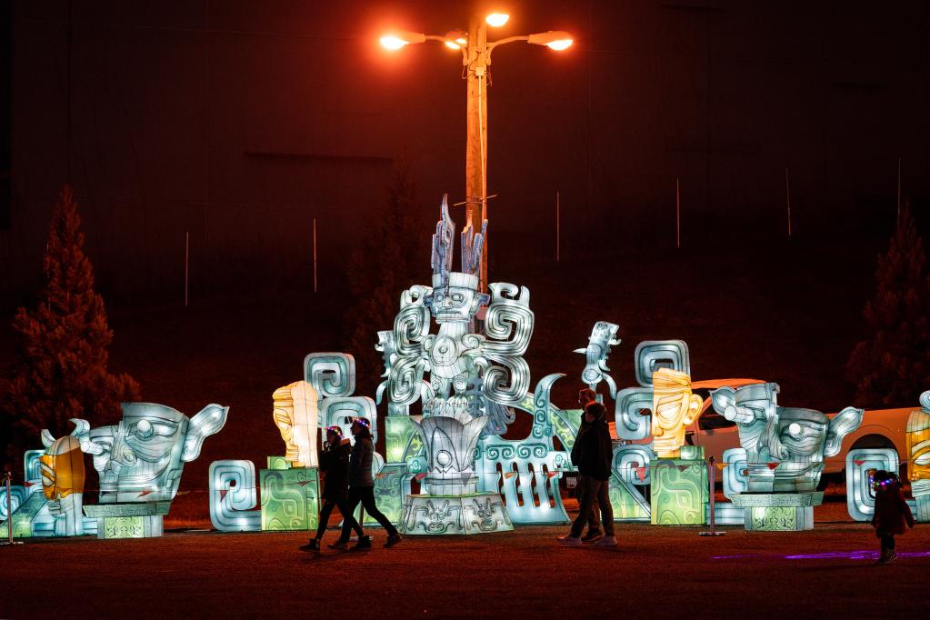 美國弗吉尼亞州：觀(guān)燈賞月鬧元宵