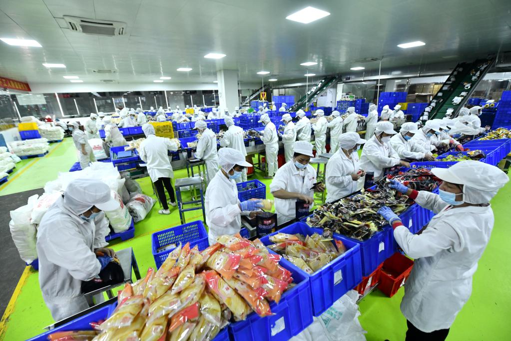 廣西柳州：螺螄粉企業(yè)節后生產(chǎn)忙