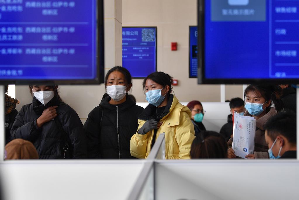 西藏：&ldquo;春風(fēng)行動(dòng)&rdquo;暖高原