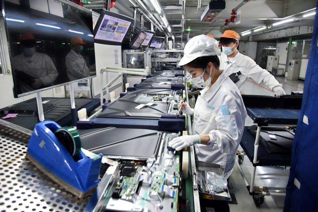 強信心&middot;開(kāi)新局丨海信電視：滿(mǎn)負荷生產(chǎn) 趕全球訂單