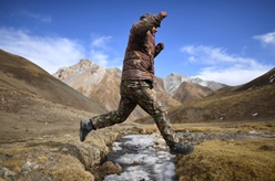 新華全媒+丨&ldquo;雪豹和我都是大地的孩子&rdquo;