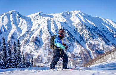 新華全媒+丨體育地理 | 在阿勒泰，追尋人類(lèi)滑雪最初的夢(mèng)想