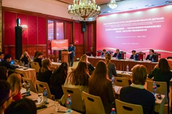 新華社國家高端智庫在莫斯科發(fā)布《習近平經(jīng)濟思想的時(shí)代特質(zhì)和實(shí)踐價(jià)值》（俄文版）智庫報告