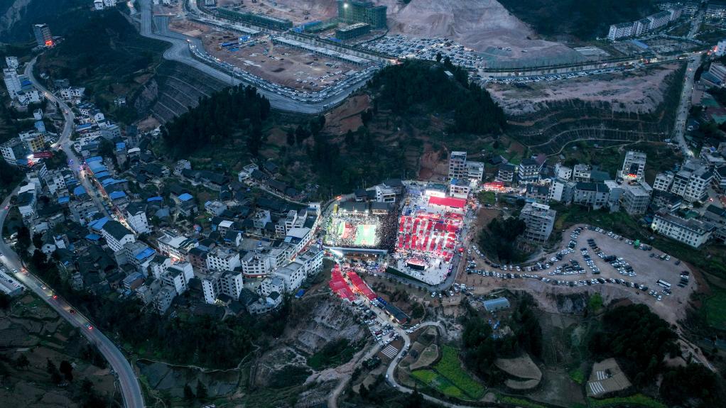 新華全媒+丨燃爆全場(chǎng)！&ldquo;村BA&rdquo;總決賽完美收官