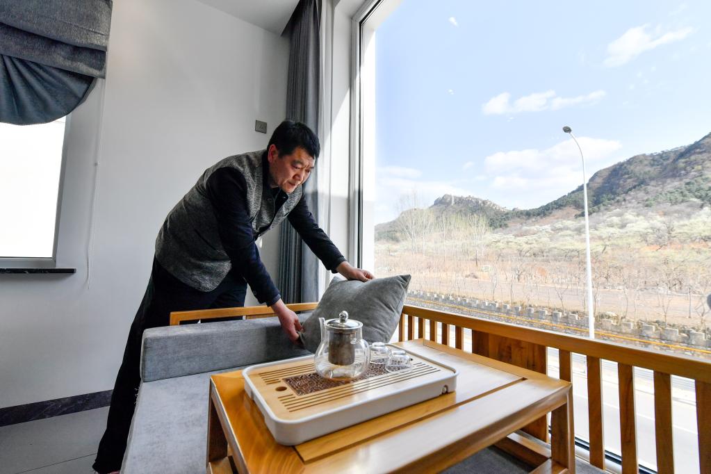 新華全媒+丨梨花開(kāi)遍和美鄉村