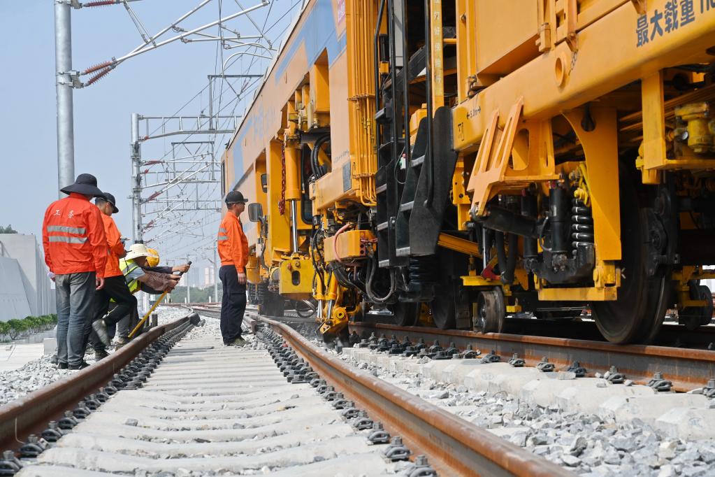 福廈高鐵全線(xiàn)軌道精調完成