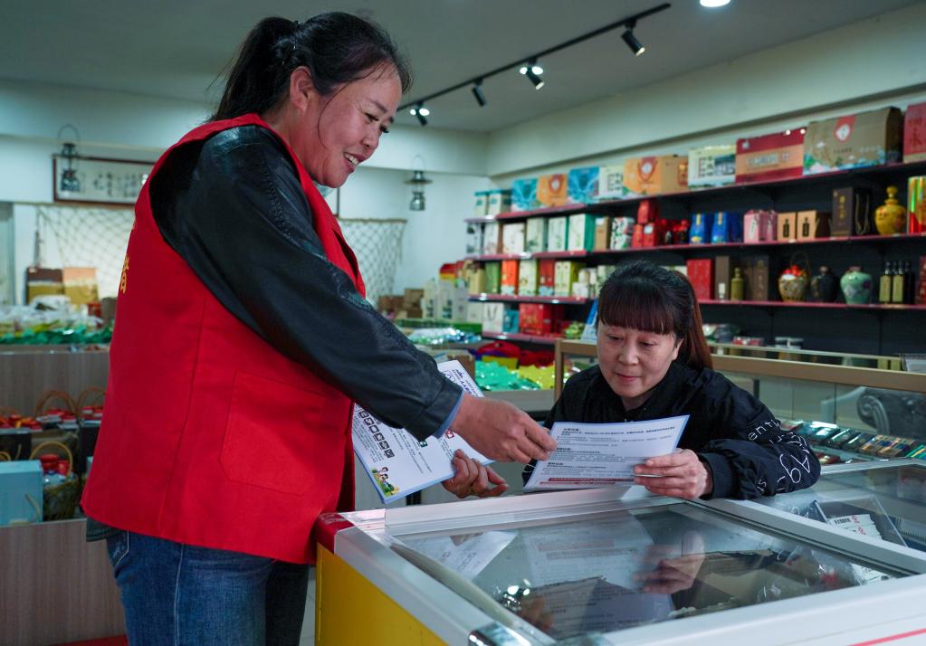 浙江建德:每天“勞動(dòng)一小時(shí)” 志愿服務(wù)讓城市更美