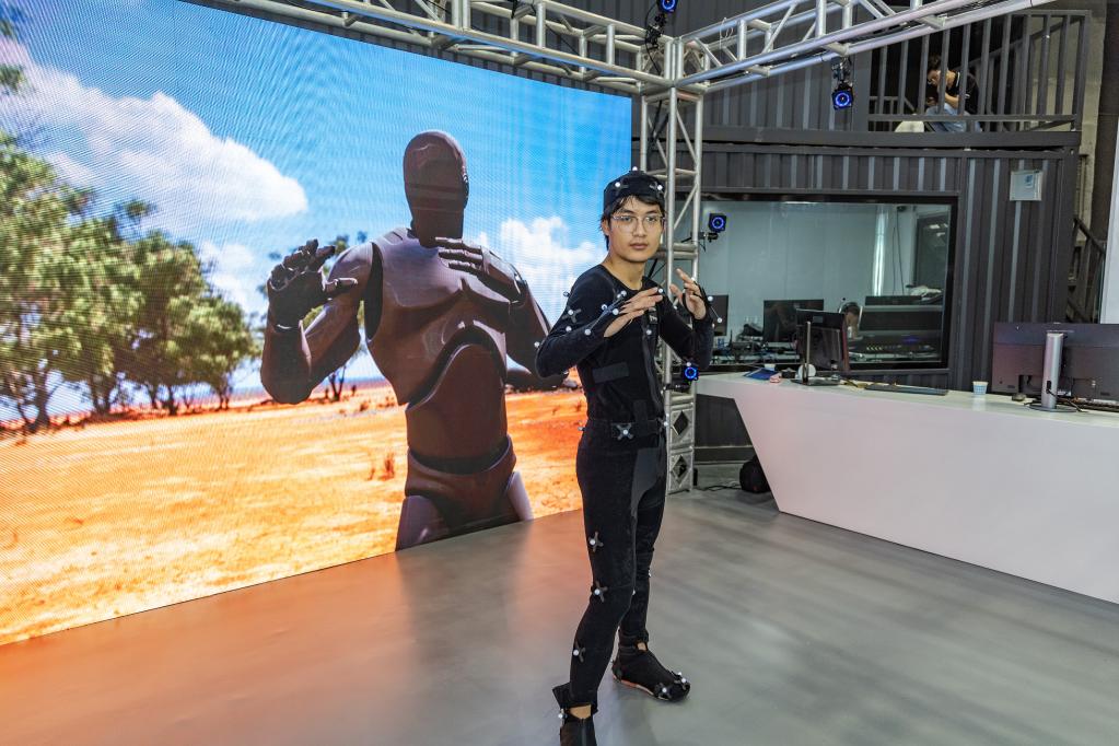 中國電影科創(chuàng  )峰會(huì )在重慶舉行