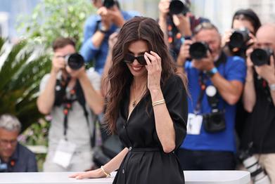 戛納電影節：開(kāi)幕影片《杜巴利伯爵夫人》主創(chuàng  )亮相