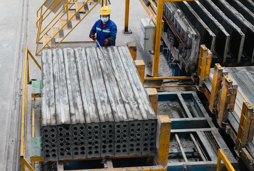 江蘇句容：發(fā)展實(shí)體經(jīng)濟 做強建材產(chǎn)業(yè)