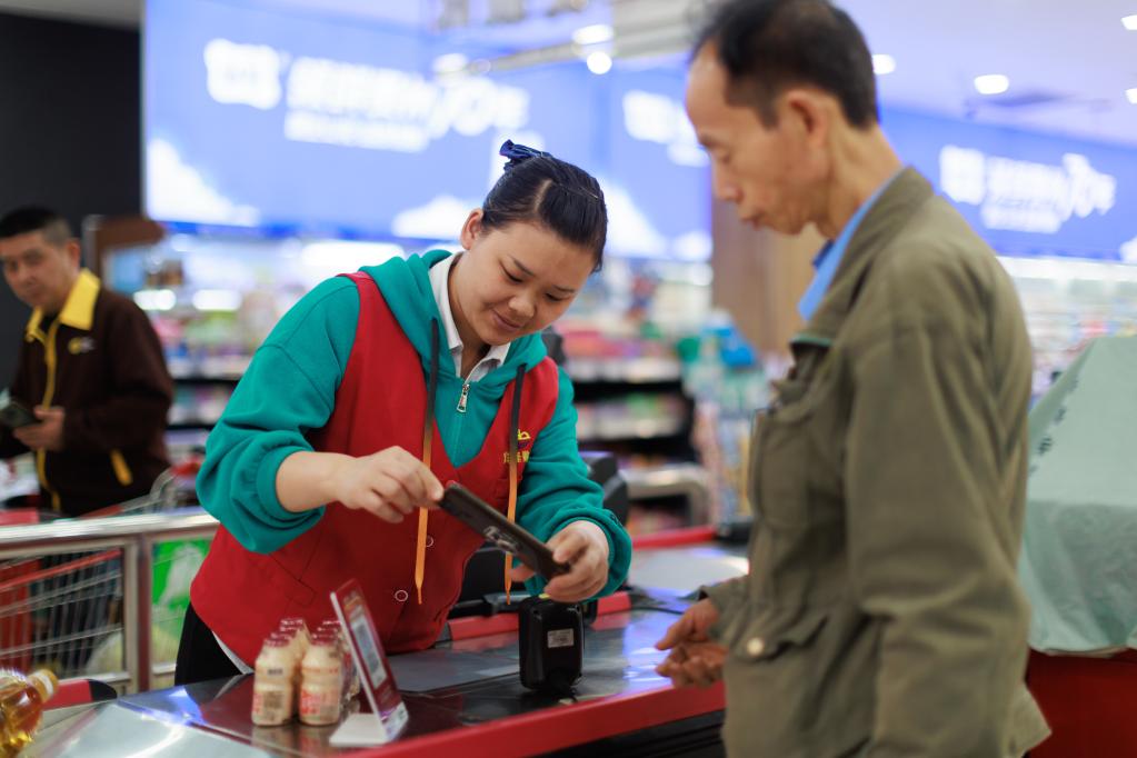 貴州黔南：&ldquo;數字底座&rdquo;賦能產(chǎn)業(yè)發(fā)展與社會(huì )治理