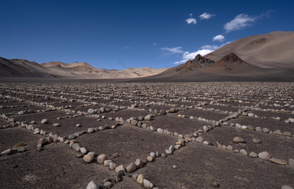 國道之行 從雪山奔向大海|公路邊神秘的&ldquo;巨石陣&rdquo;