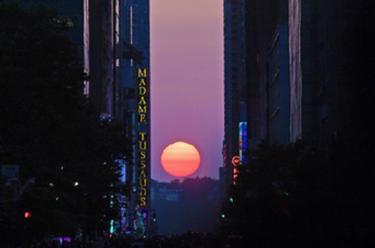 紐約迎來(lái)&ldquo;曼哈頓懸日&rdquo;