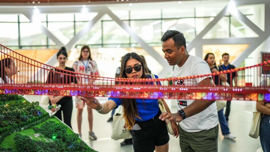 &ldquo;邂逅中國&rdquo;來(lái)華留學(xué)生社會(huì )實(shí)踐活動(dòng)在貴州舉行