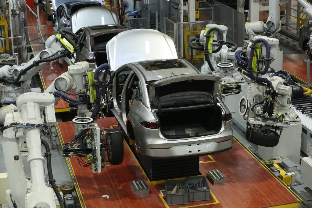 高質(zhì)量發(fā)展調研行丨走進(jìn)廣汽埃安智能生態(tài)工廠(chǎng)