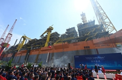 天津：&ldquo;海上油氣巨無(wú)霸&rdquo;順利交付